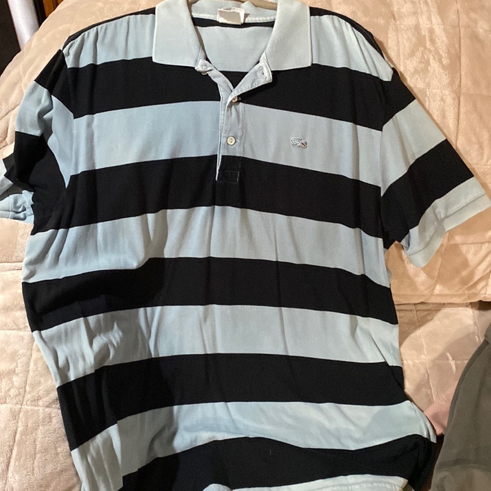 Mens shirt says no size but looks like xxl